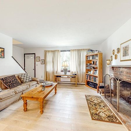 Lake Shore Living 法尔茅斯 外观 照片